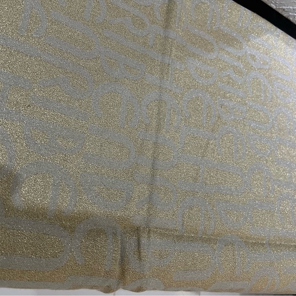 HENRI BENDEL CLASSICS SPARKLE PASHMINA - Picture 8 of 13